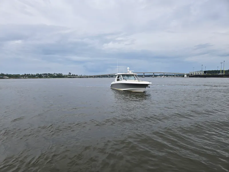 Slide: The Image of Boston Whaler 380 Realm 2022 - 54