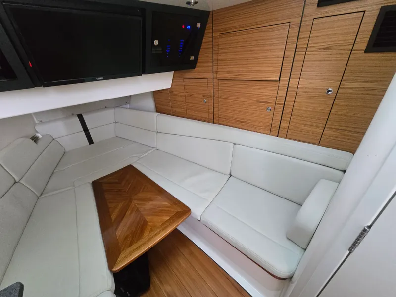 Slide: The Image of Boston Whaler 380 Realm 2022 - 41