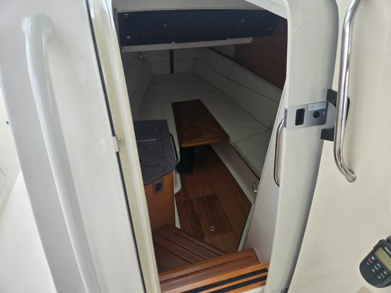 Slide: The Image of Boston Whaler 380 Realm 2022 - 37