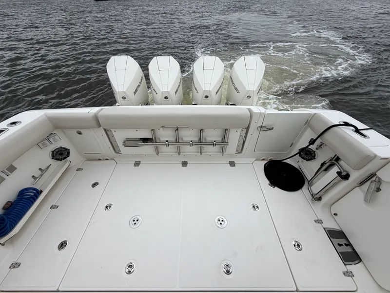 Slide: The Image of Boston Whaler 380 Realm 2022 - 3
