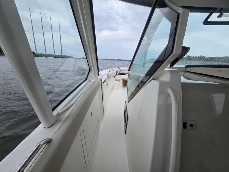 Slide: The Image of Boston Whaler 380 Realm 2022 - 46