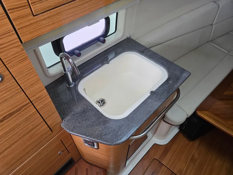 Slide: The Image of Boston Whaler 380 Realm 2022 - 39