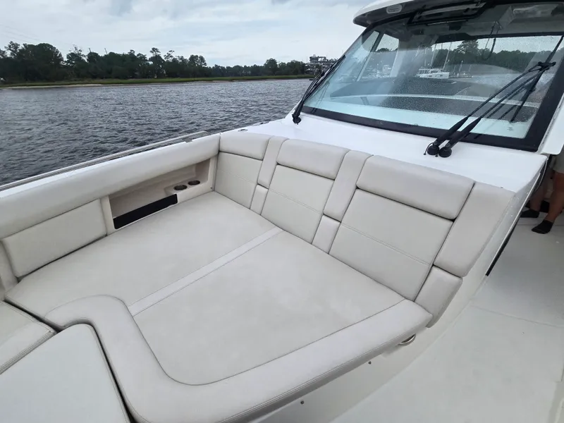 Slide: The Image of Boston Whaler 380 Realm 2022 - 48