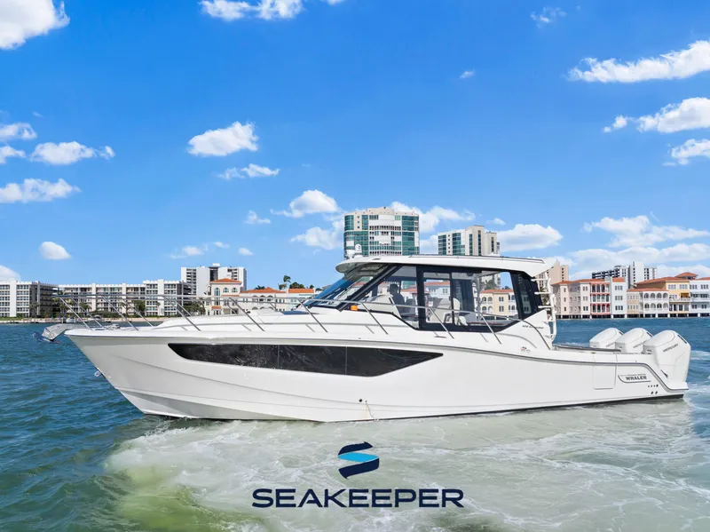 The Image of Boston Whaler 405 2022 - 0
