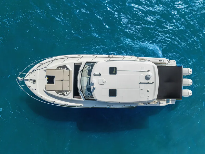 Slide: The Image of Boston Whaler 405 2022 - 29
