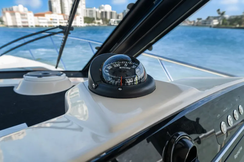 Slide: The Image of Boston Whaler 405 2022 - 54