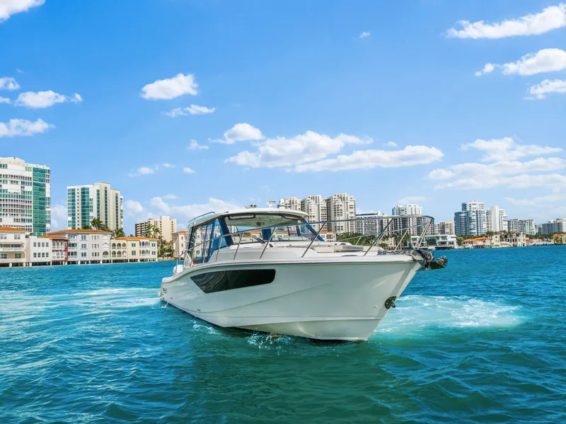 Slide: The Image of Boston Whaler 405 2022 - 2