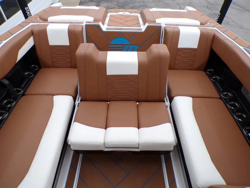 Slide: The Image of Malibu Wakesetter 26 LSV 2023 - 17