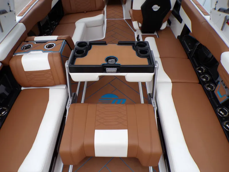 Slide: The Image of Malibu Wakesetter 26 LSV 2023 - 15