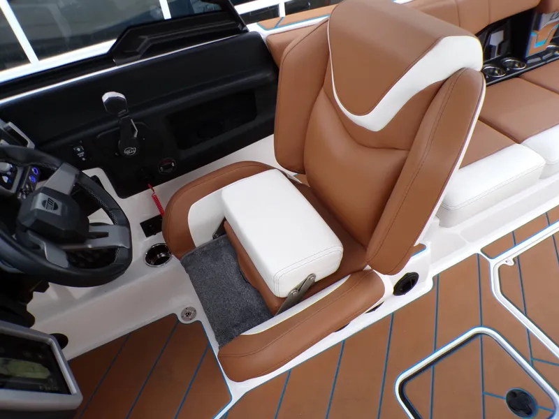 Slide: The Image of Malibu Wakesetter 26 LSV 2023 - 21