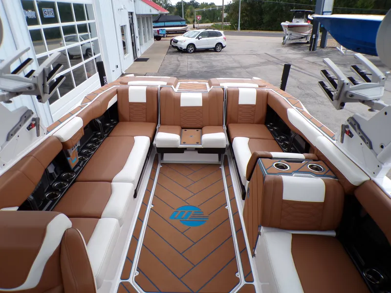 Slide: The Image of Malibu Wakesetter 26 LSV 2023 - 19
