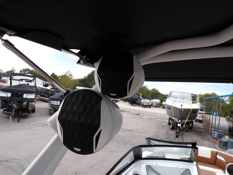 Slide: The Image of Malibu Wakesetter 26 LSV 2023 - 31
