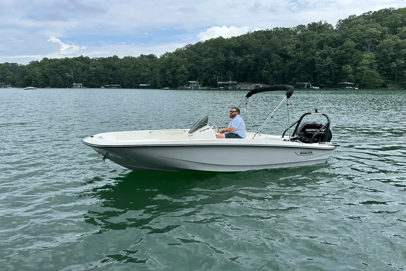 Slide: The Image of Boston Whaler 160 Super Sport 2026 - 0