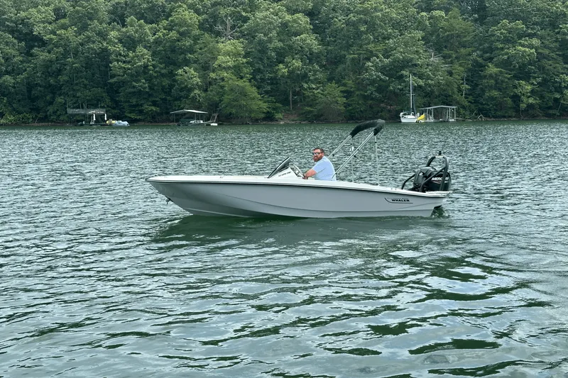 Slide: The Image of Boston Whaler 160 Super Sport 2026 - 2