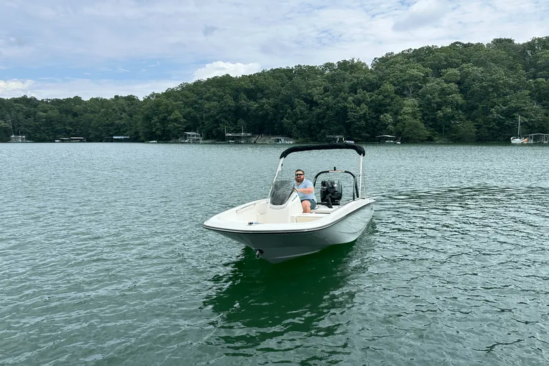 Slide: The Image of Boston Whaler 160 Super Sport 2026 - 3
