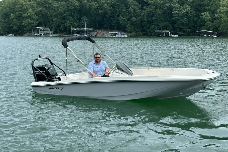 Slide: The Image of Boston Whaler 160 Super Sport 2026 - 7