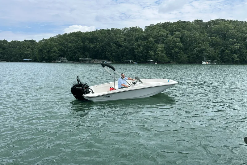 Slide: The Image of Boston Whaler 160 Super Sport 2026 - 8