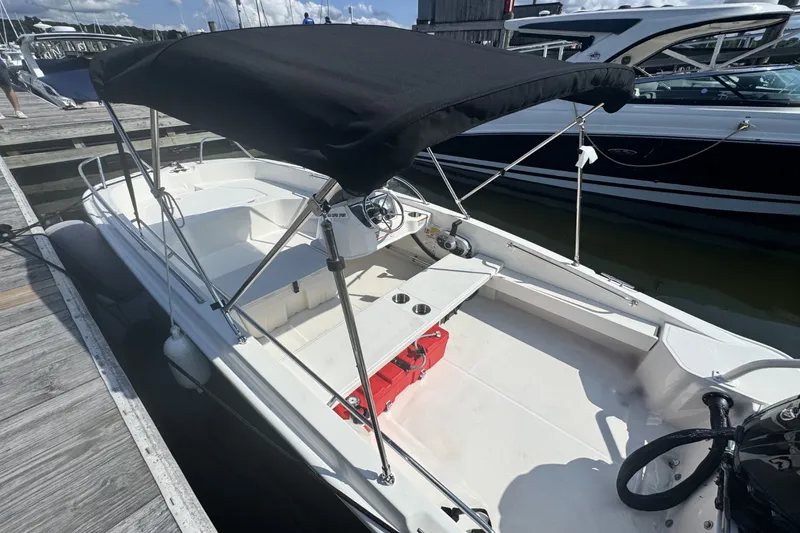Slide: The Image of Boston Whaler 160 Super Sport 2027 - 10