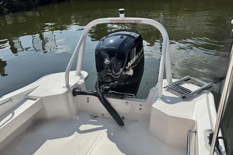 Slide: The Image of Boston Whaler 160 Super Sport 2027 - 12