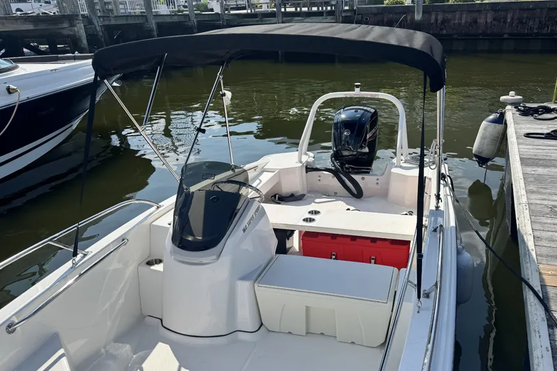 Slide: The Image of Boston Whaler 160 Super Sport 2027 - 7