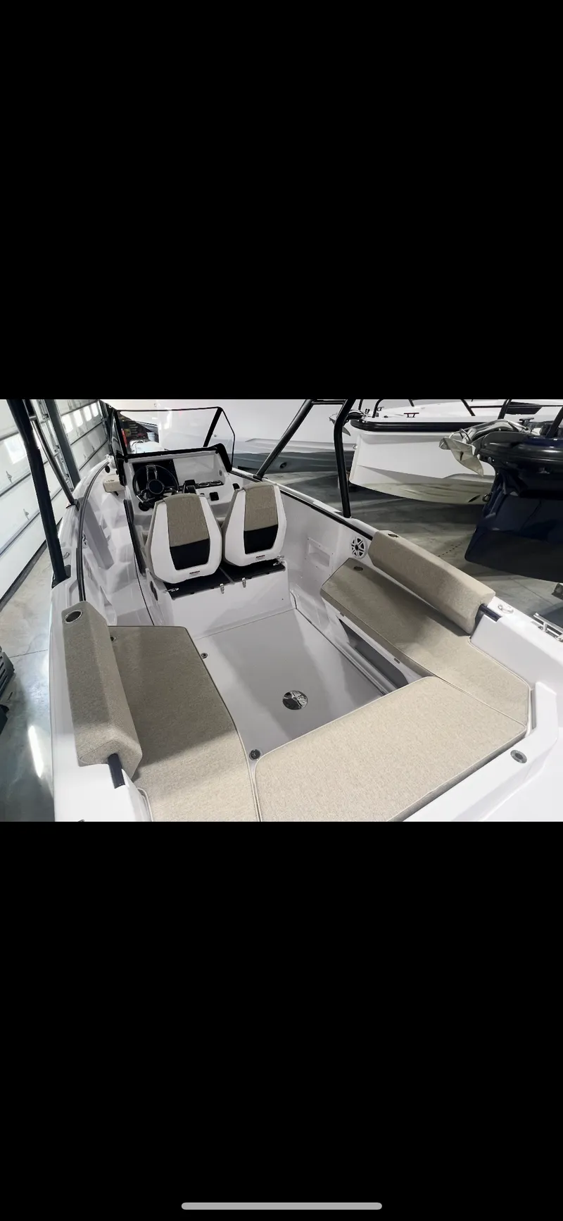 Slide: The Image of Axopar 22 T TOP 2024 - 4