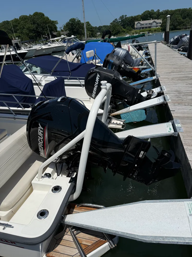Slide: The Image of Boston Whaler 170 MONTAUK 2022 - 1