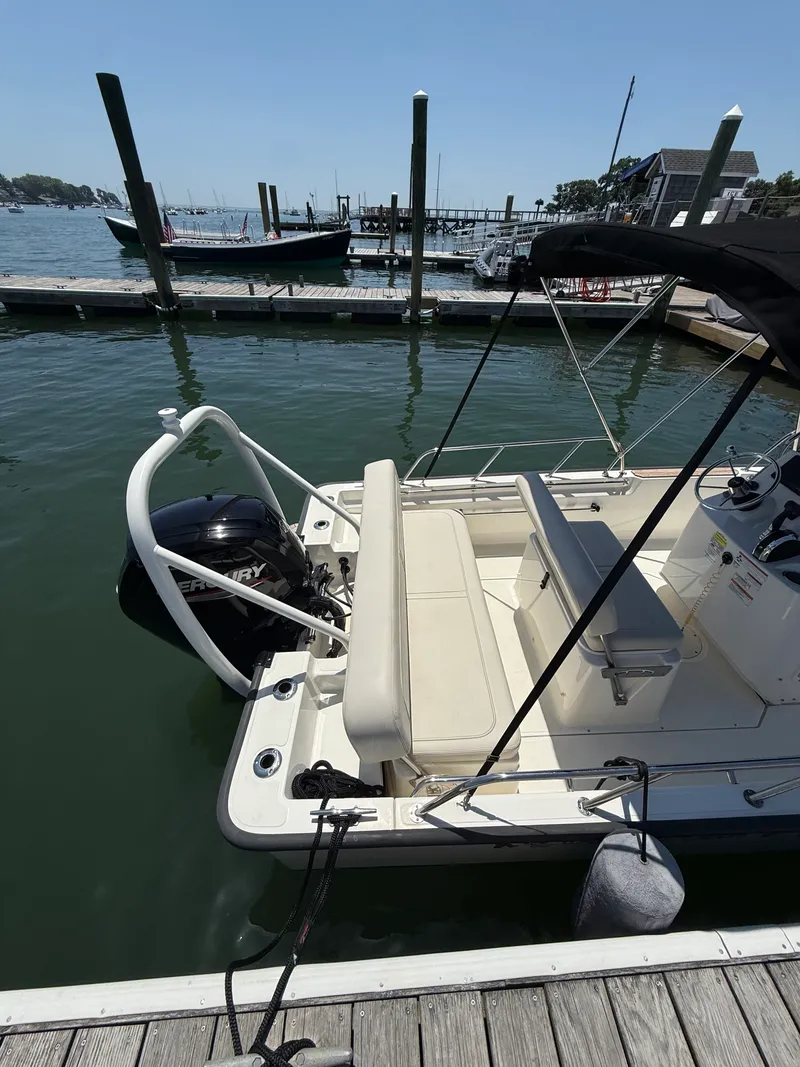 Slide: The Image of Boston Whaler 170 MONTAUK 2022 - 5
