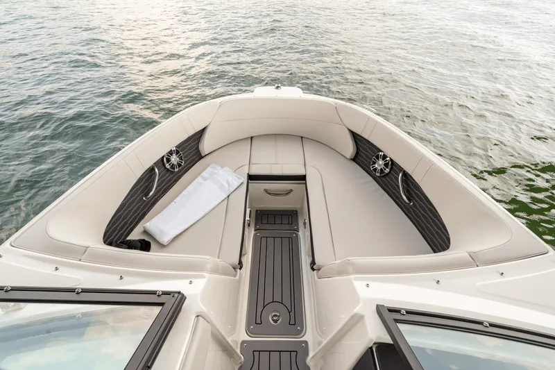 Slide: The Image of Sea Ray SPX 230 Outboard 2024 - 2