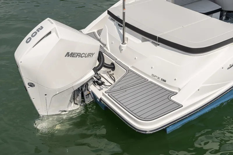 Slide: The Image of Sea Ray SPX 230 Outboard 2024 - 18