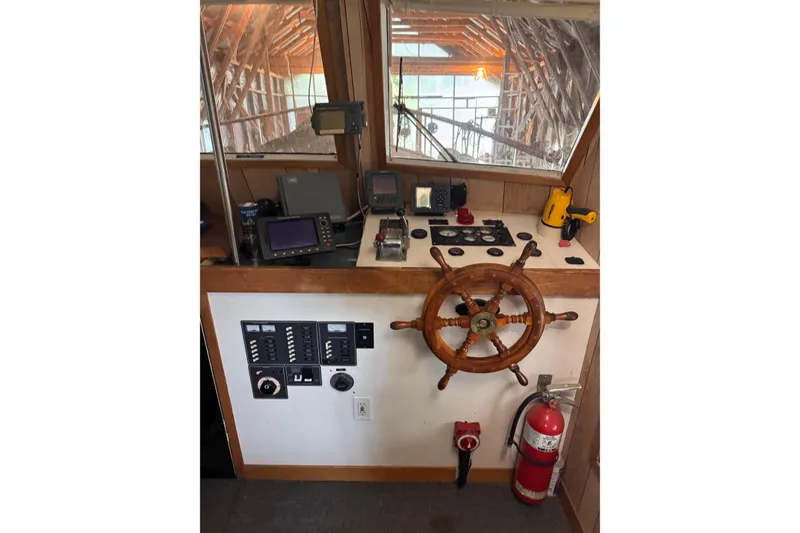 Slide: The Image of Custom Yukon 42 Trawler 2000 - 20