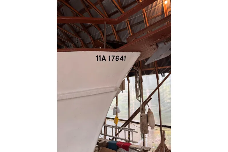 Slide: The Image of Custom Yukon 42 Trawler 2000 - 3