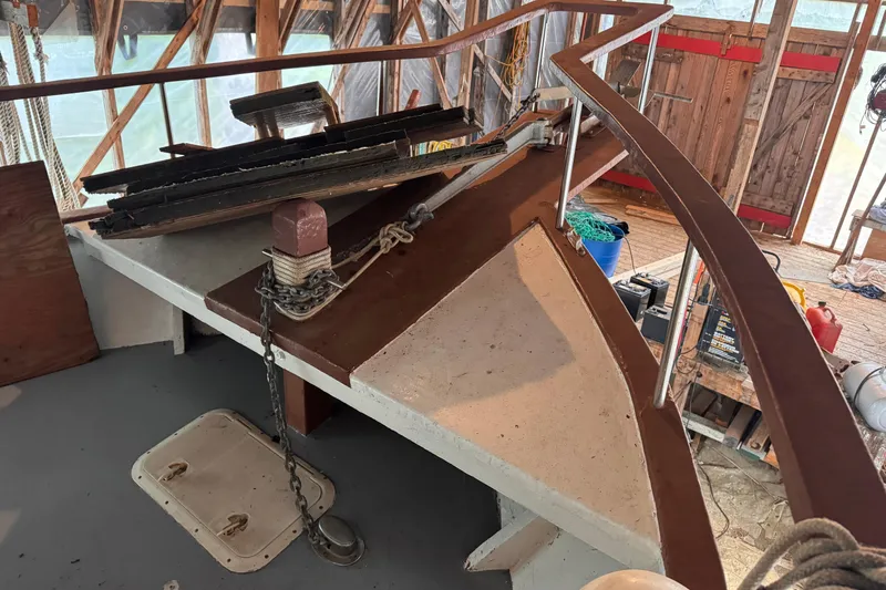 Slide: The Image of Custom Yukon 42 Trawler 2000 - 5
