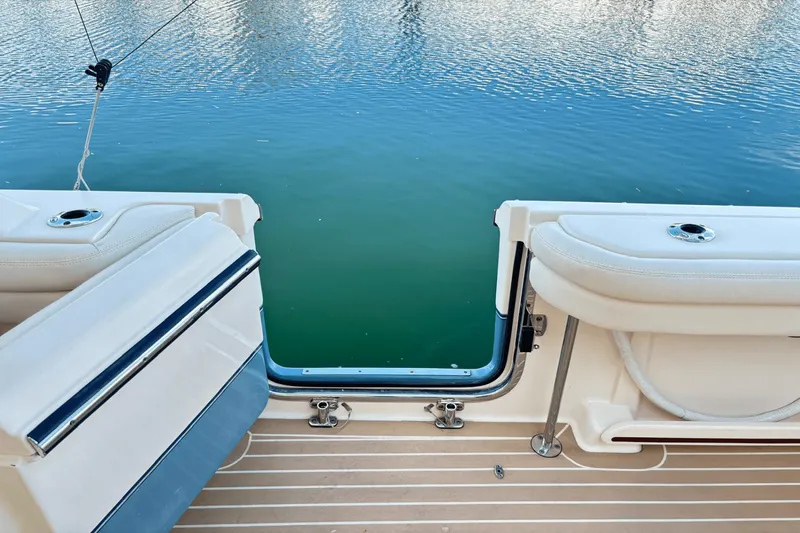 Slide: The Image of Grady-White FREEDOM 375 2020 - 15