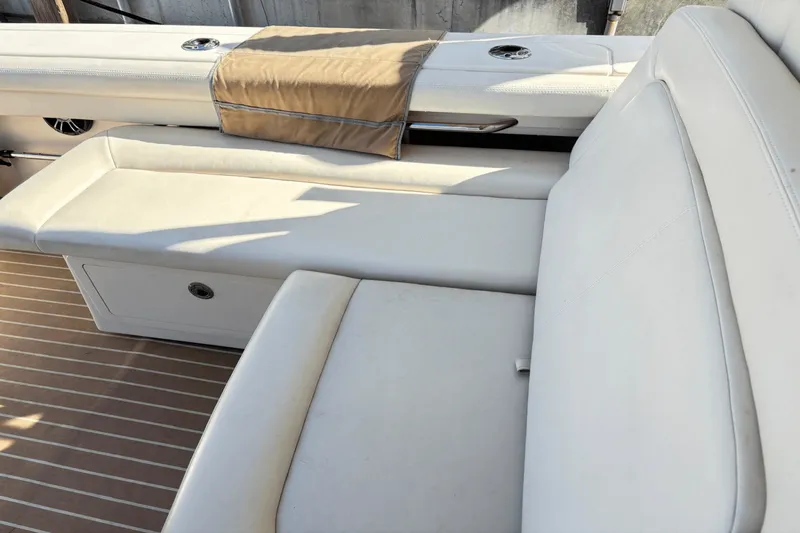 Slide: The Image of Grady-White FREEDOM 375 2020 - 16