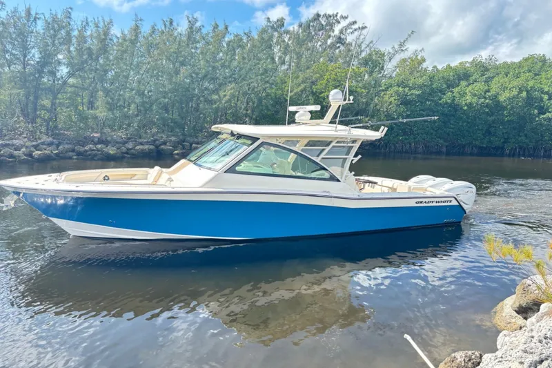 Slide: The Image of Grady-White FREEDOM 375 2020 - 2