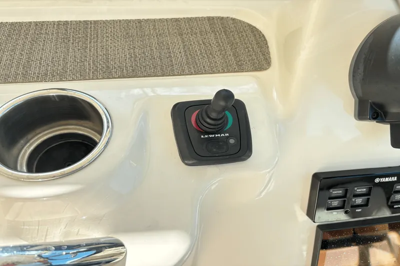 Slide: The Image of Grady-White FREEDOM 375 2020 - 22