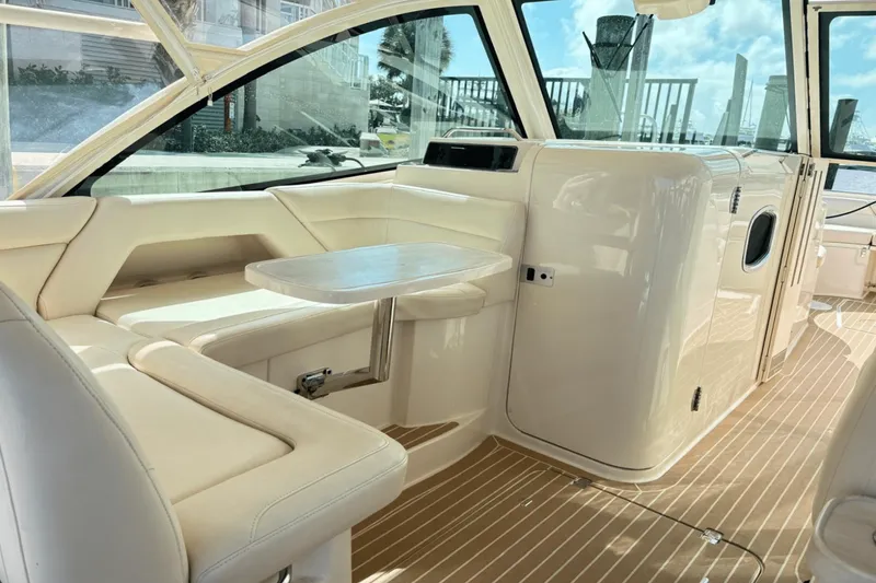 Slide: The Image of Grady-White FREEDOM 375 2020 - 25