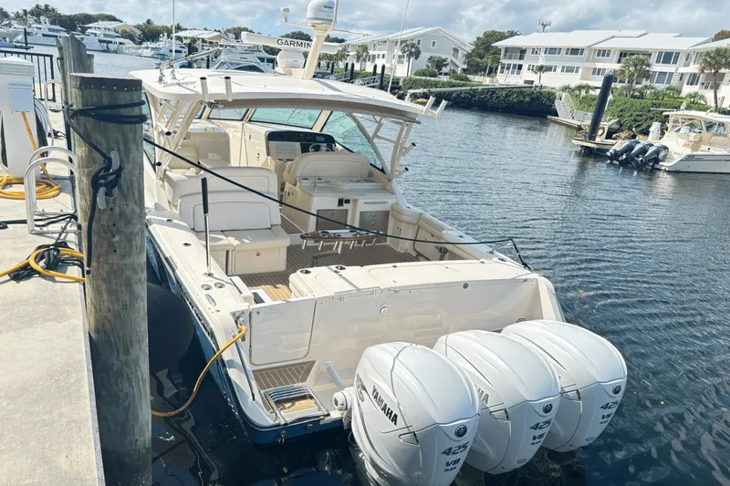 Slide: The Image of Grady-White FREEDOM 375 2020 - 6