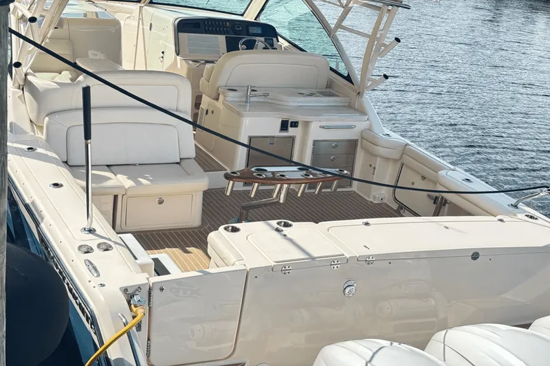 Slide: The Image of Grady-White FREEDOM 375 2020 - 7