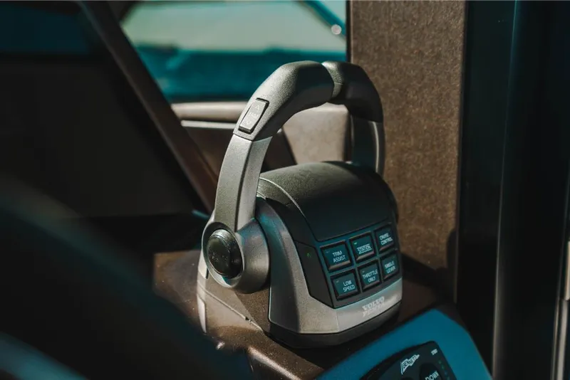 Slide: The Image of Galeon 410 HTC 2023 - 104