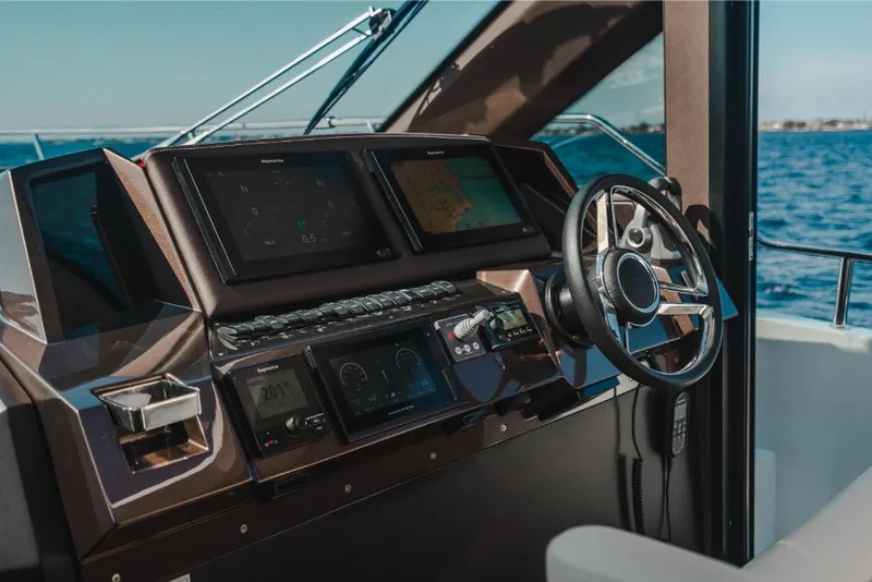 Slide: The Image of Galeon 410 HTC 2023 - 107