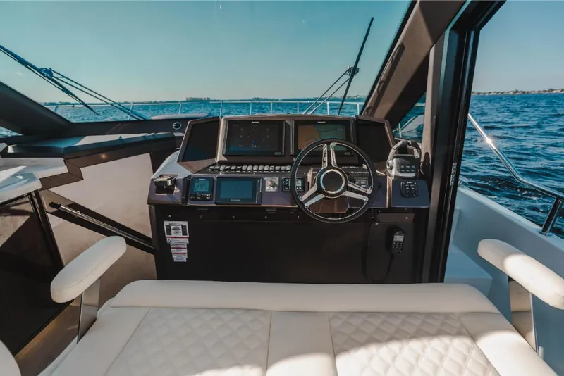 Slide: The Image of Galeon 410 HTC 2023 - 109