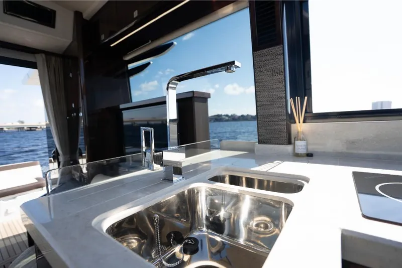 Slide: The Image of Galeon 410 HTC 2023 - 112