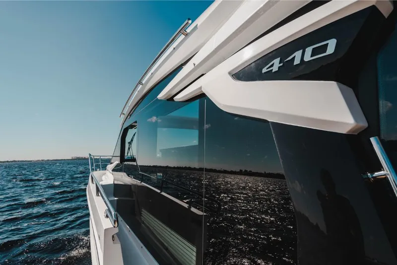 Slide: The Image of Galeon 410 HTC 2023 - 114