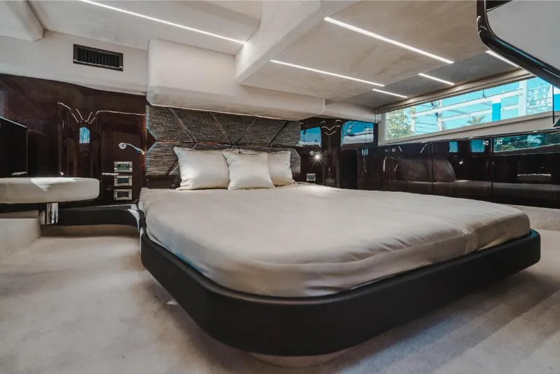 Slide: The Image of Galeon 410 HTC 2023 - 177