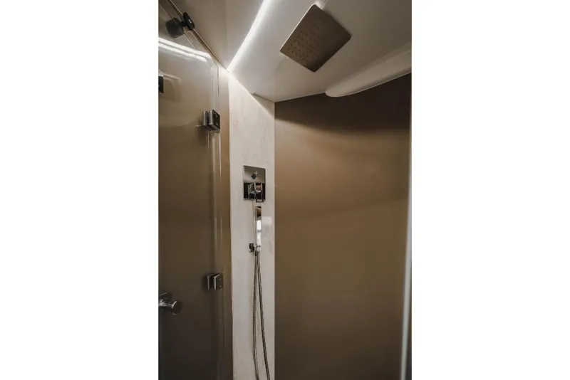 Slide: The Image of Galeon 410 HTC 2023 - 186