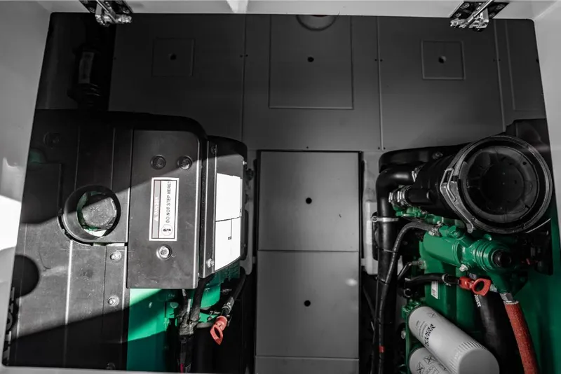 Slide: The Image of Galeon 410 HTC 2023 - 203