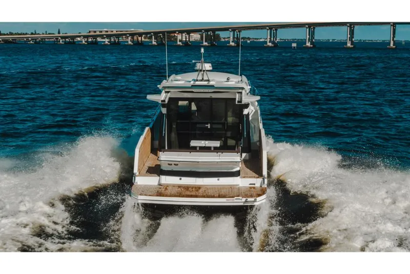 Slide: The Image of Galeon 410 HTC 2023 - 50