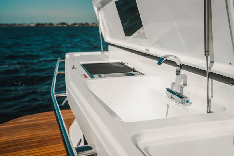 Slide: The Image of Galeon 410 HTC 2023 - 67