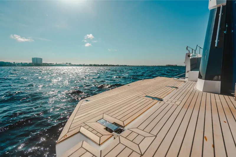 Slide: The Image of Galeon 410 HTC 2023 - 74